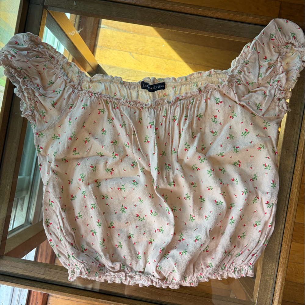 🌸Brandy Melville Crop Top